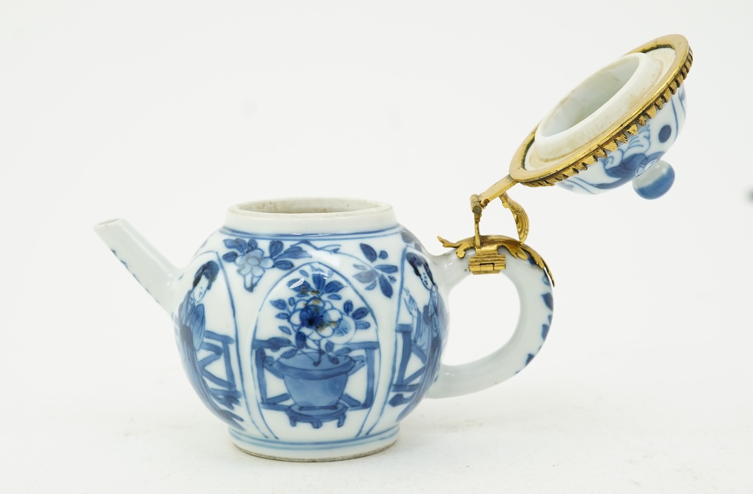 A Chinese miniature blue and white teapot, Kangxi period